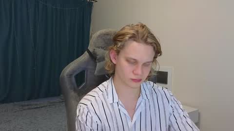Snapshot of meow_mickey chatting on January 14, 5:45 pm Mickey online show from January 14, 5:45 pm