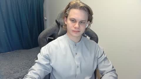 Snapshot of meow_mickey chatting on December 20, 4:31 am Mickey online show from December 20, 4:31 am