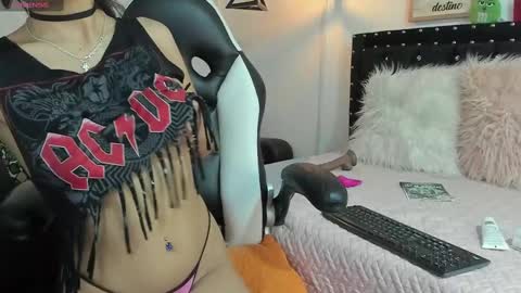 Valentina  online show from February 10, 11:55 pm