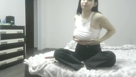 Mia online show from October 25, 4:57 am