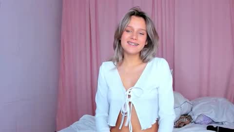 Lilu online show from October 18, 2:27 am