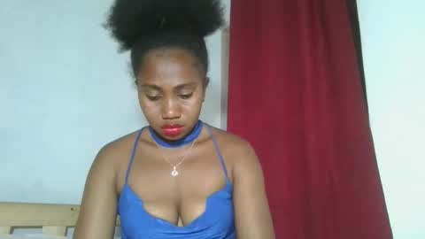 meraldaaaa online show from November 6, 5:10 am