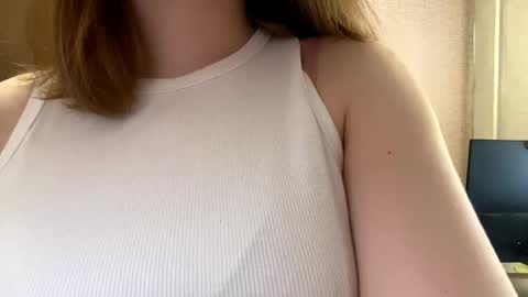 Snapshot of merciachristley chatting on October 18, 9:24 am Milana Stone online show from October 18, 9:24 am