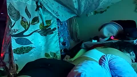 Snapshot of merelyalover chatting on February 26, 1:11 pm gurlnips online show from February 26, 1:11 pm