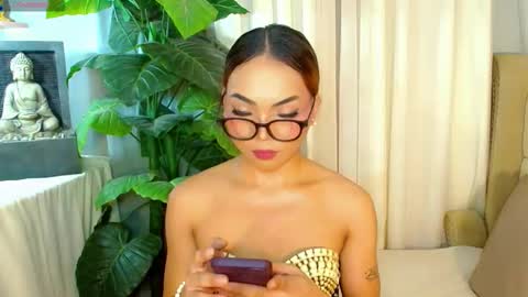 myka online show from October 11, 5:01 am