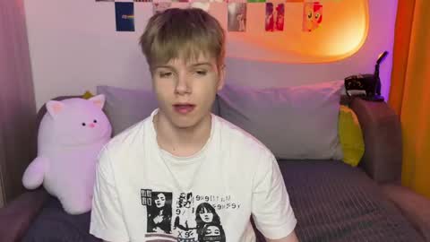 Arthur online show from April 21, 8:38 pm