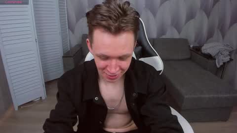 MEVERIK OUSHEN online show from April 6, 1:23 pm