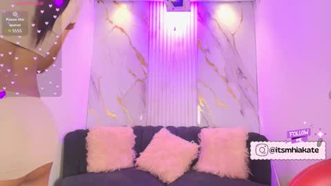 Mhia Kate online show from December 2, 12:14 pm