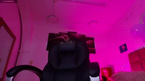 Emi online show from October 5, 8:05 pm