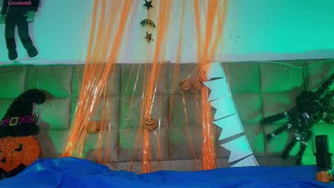 Emi online show from October 18, 9:52 pm