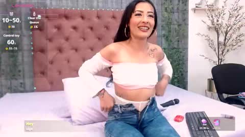 Mia online show from September 28, 3:59 am