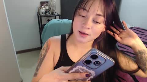 mia online show from January 4, 1:31 am