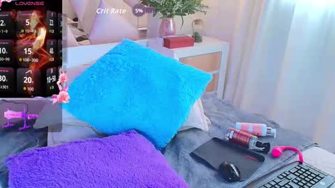 Mia online show from October 3, 5:10 pm