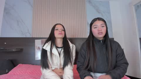 Mia online show from January 18, 11:43 am