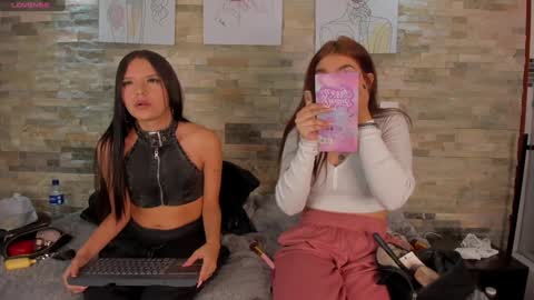 Mia online show from December 12, 12:01 pm