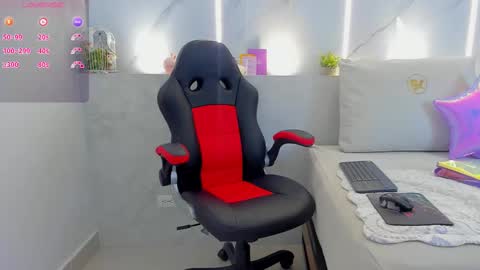 Mia  online show from March 10, 11:34 am