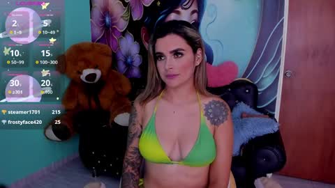 Mia online show from May 3, 11:44 pm
