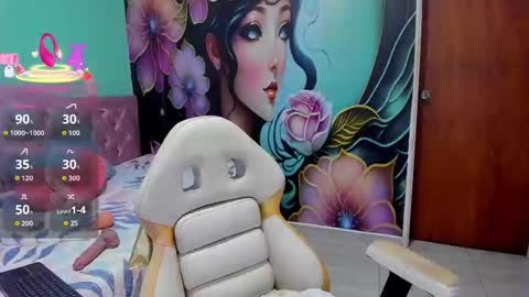 Mia online show from October 13, 3:58 pm