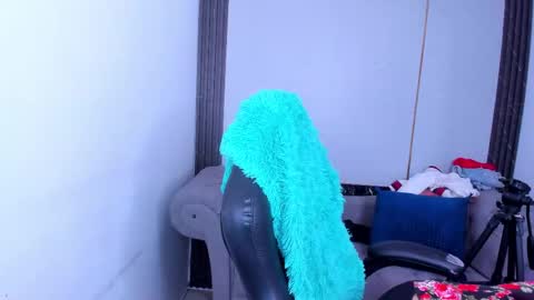 Mia online show from September 23, 11:37 am