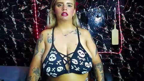 mia Independent model Thanks to everyone for your support online show from November 11, 9:28 pm