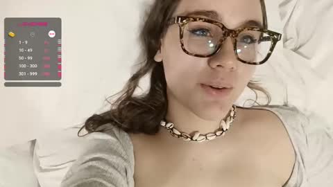 Snapshot of mia_boone chatting on December 28, 9:08 pm mia_boone online show from December 28, 9:08 pm