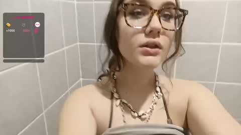 Snapshot of mia_boone chatting on January 13, 11:17 pm mia_boone online show from January 13, 11:17 pm