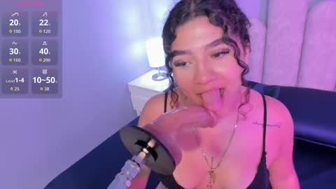 mia online show from September 26, 11:40 am