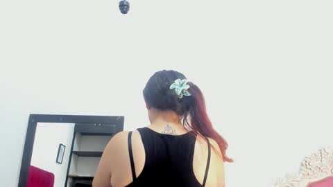 mia online show from October 6, 11:39 am