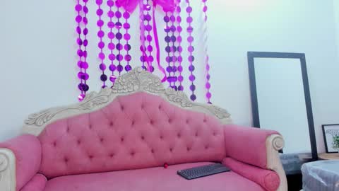 mia online show from October 27, 11:54 am