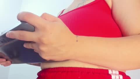 mia online show from November 9, 11:24 am