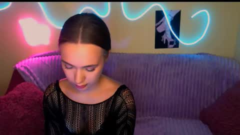 mia_cutie77 online show from September 28, 11:19 am