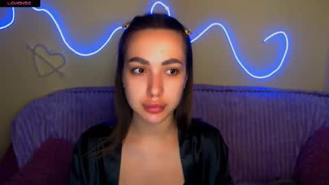 mia_cutie77 online show from October 25, 7:30 am