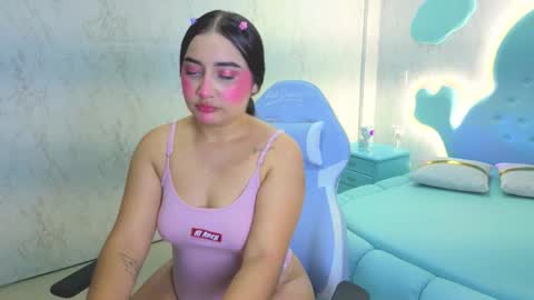 Mia Cuttee online show from November 11, 3:42 am