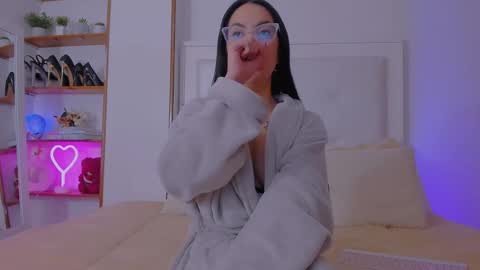 Sarah Luna online show from March 5, 7:49 pm