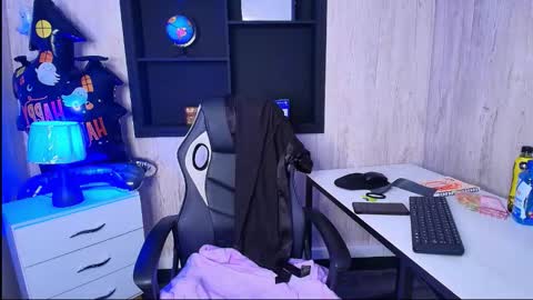 mia_esposito2 online show from October 10, 5:24 am