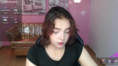 Mia online show from November 21, 1:31 pm