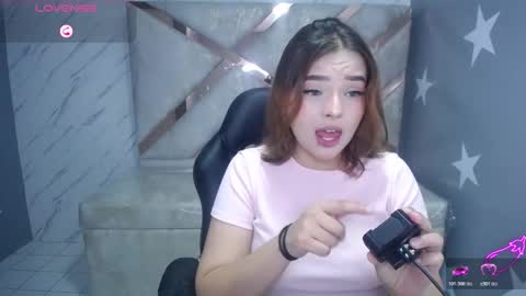 Mia online show from March 21, 1:27 pm