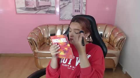 Mia online show from October 6, 12:45 pm