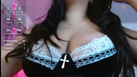 mia online show from June 9, 1:39 am