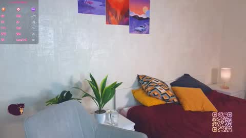 Mia  online show from September 28, 3:32 pm