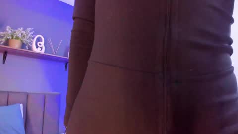 mia_gil_ online show from September 22, 7:07 pm