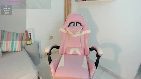 Mia online show from November 3, 12:11 am