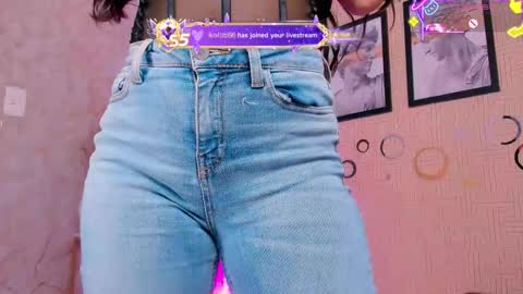 Mia online show from February 13, 11:46 am