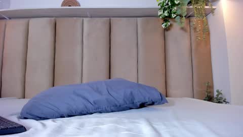 Snapshot of mia_holson chatting on February 26, 1:32 pm I am Mia online show from February 26, 1:32 pm