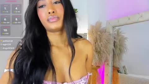 mia_juicy_ online show from September 30, 11:04 pm