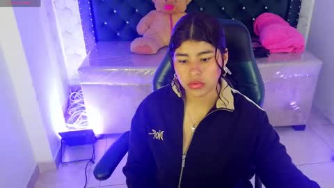 mia_kittie_m online show from May 9, 7:53 pm