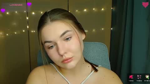 mia_lemm online show from November 27, 9:28 am