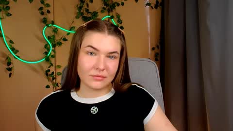 mia_lemm online show from May 6, 7:03 am
