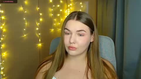 mia_lemm online show from November 11, 8:49 am