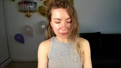 Mia online show from April 2, 6:32 am